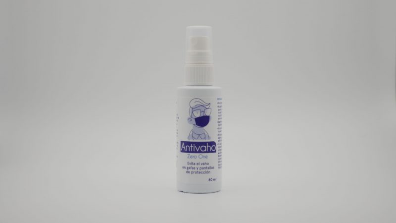 Spray anti-vaho