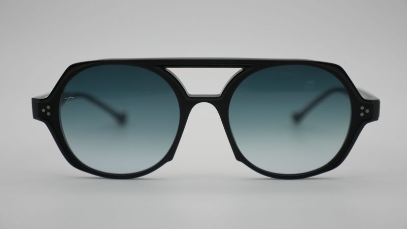 Modelo Huggy de Talla Eyewear