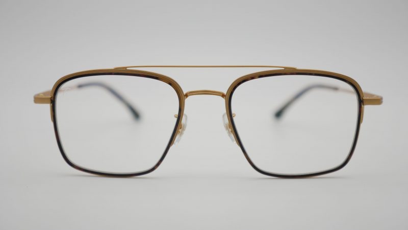 Modelo Crema 2 de Talla Eyewear