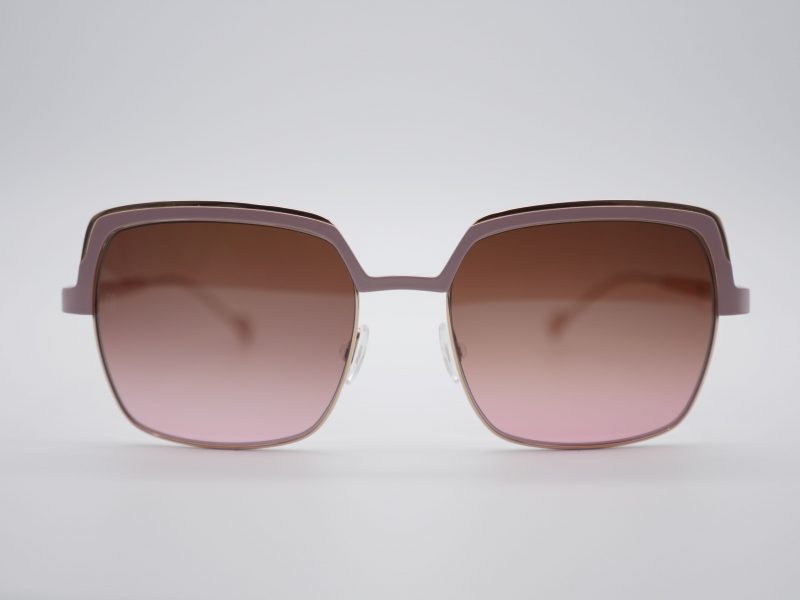 Modelo  X-Essive de Caroline Abram