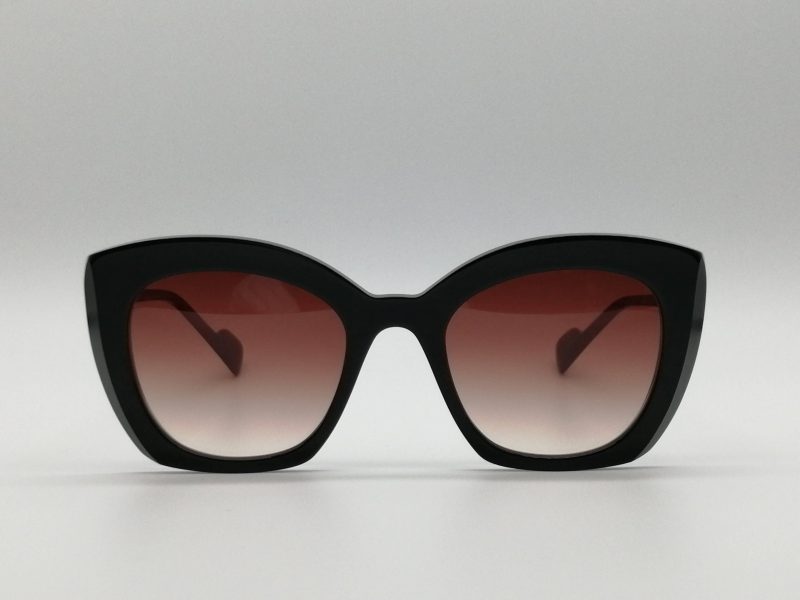 Modelo  Diablesse de Blush by Caroline Abram