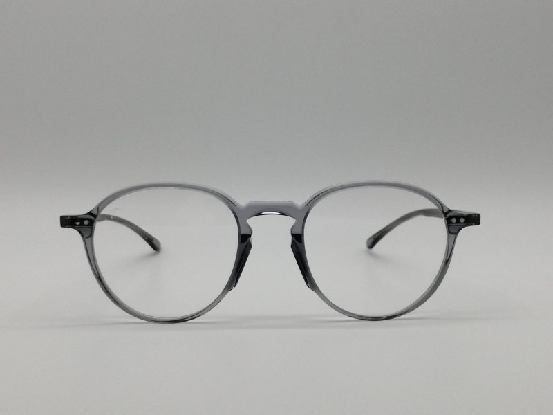 Modelo  Busso de Talla Eyewear