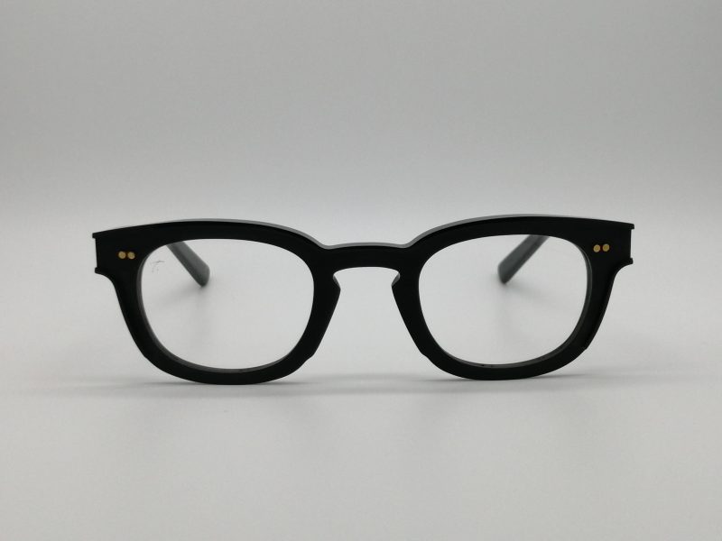 Modelo Brando de Talla Eyewear