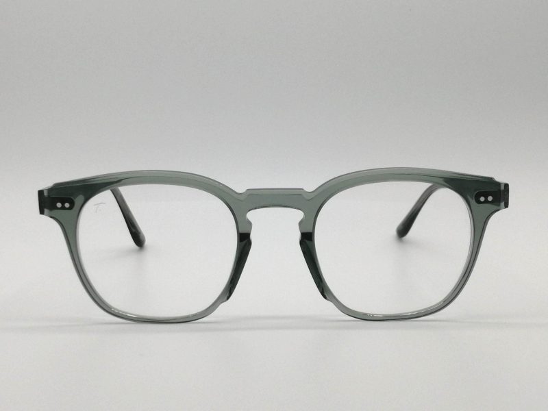 Modelo Ghigna de Talla Eyewear
