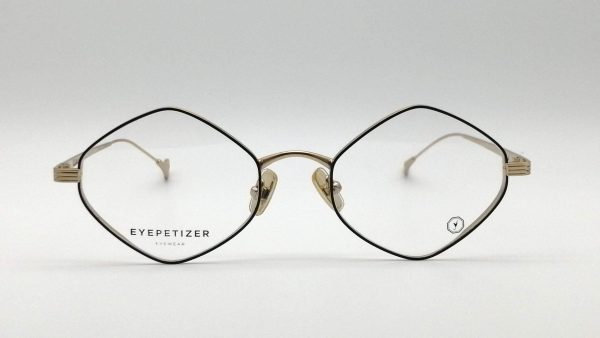 Modelo Margaret de Eyepetizer