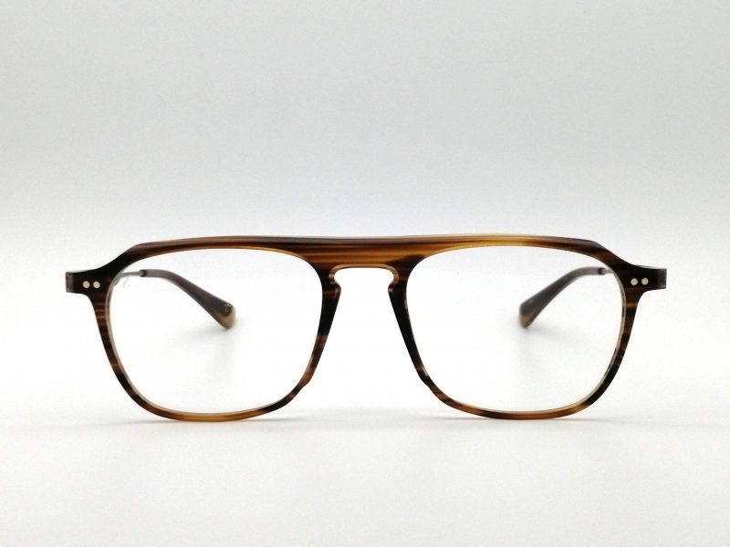 Modelo Aventino de Talla Eyewear