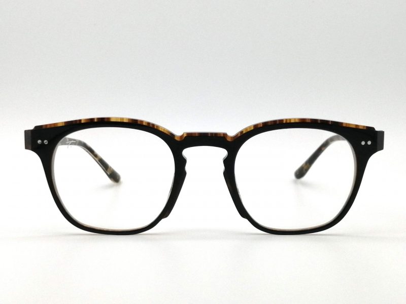 Modelo Ghigna de Talla Eyewear