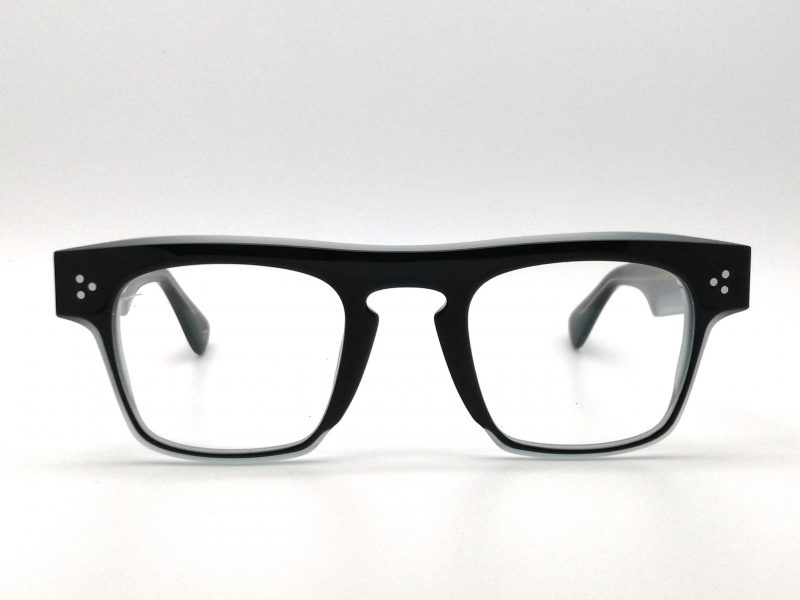 Modelo Ambrato de Talla Eyewear